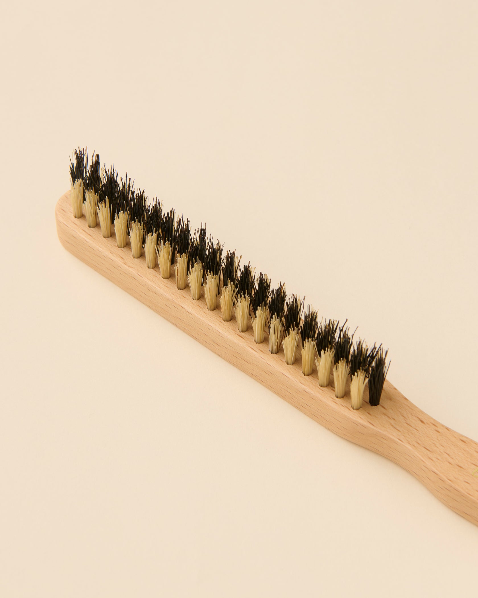 スリーキングヘアブラシ